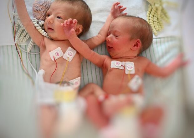 tweeling neonatologie materniteit